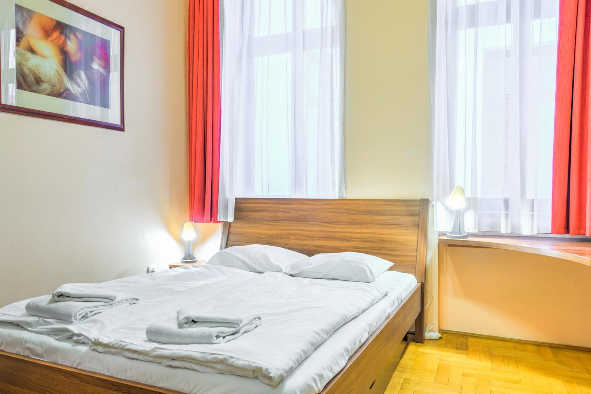 Central Capital Apartments 2 Budapest Luaran gambar