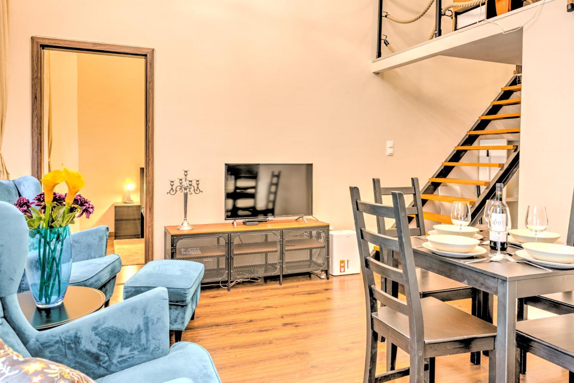 Central Capital Apartments 2 Budapest Luaran gambar