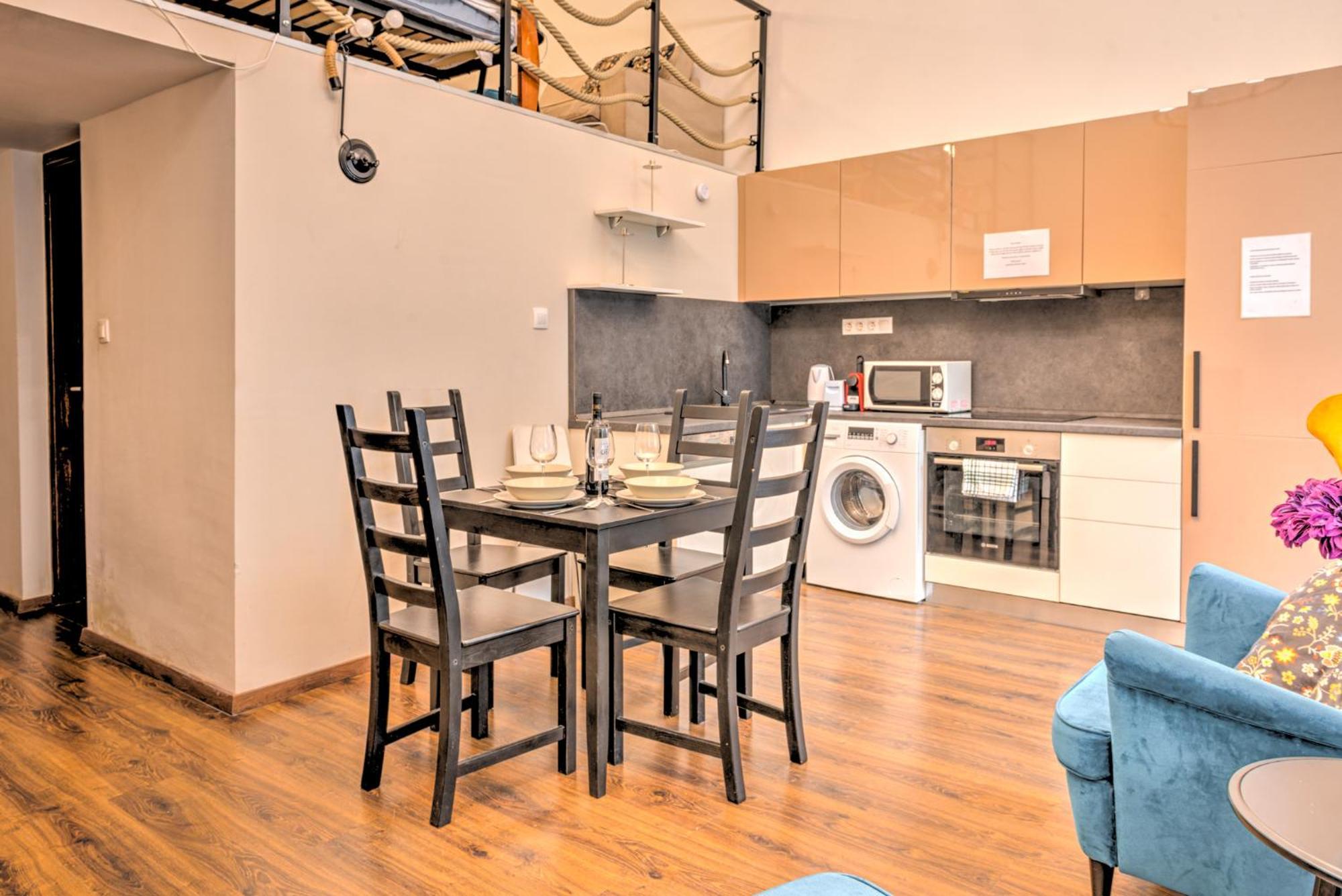 Central Capital Apartments 2 Budapest Luaran gambar