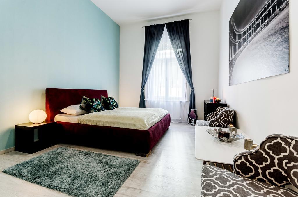 Central Capital Apartments 2 Budapest Luaran gambar