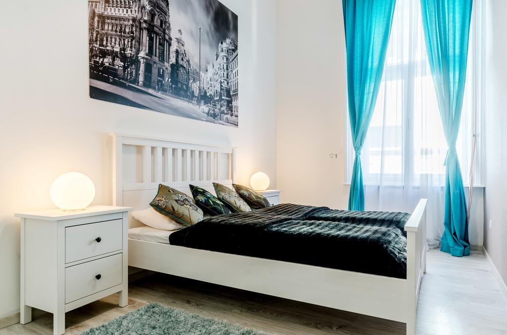Central Capital Apartments 2 Budapest Luaran gambar